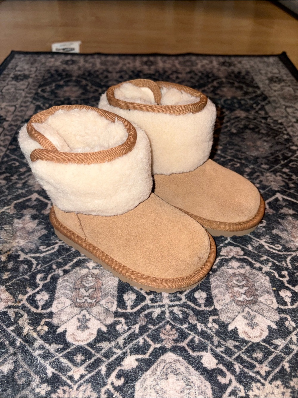 UGG Toddler Jona Luxury boots
